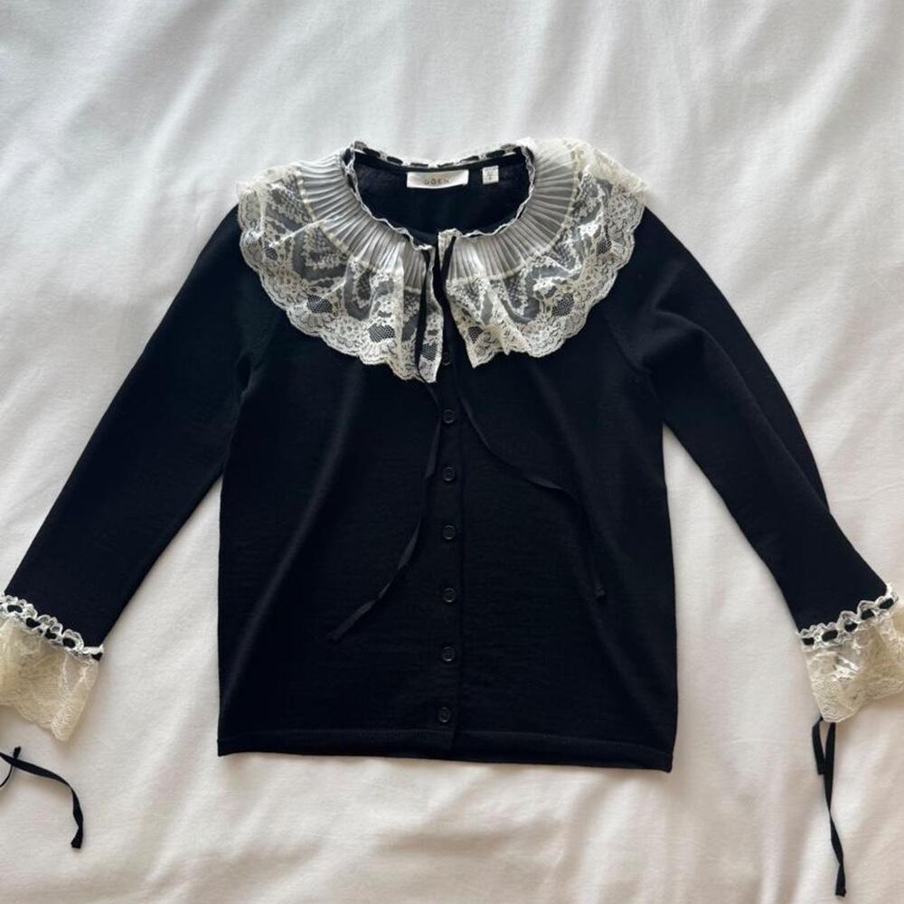 Doen merino wool black cardigan with white lace